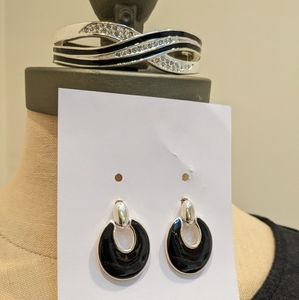Bracelet & earrings set in black & silver